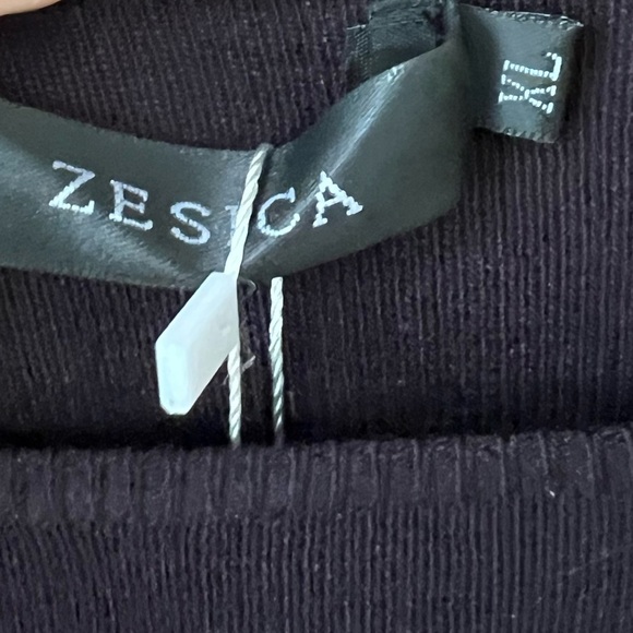 Zesica Black and White Striped Crew Neck Sweater Size XL Brand New - Picture 2 of 4